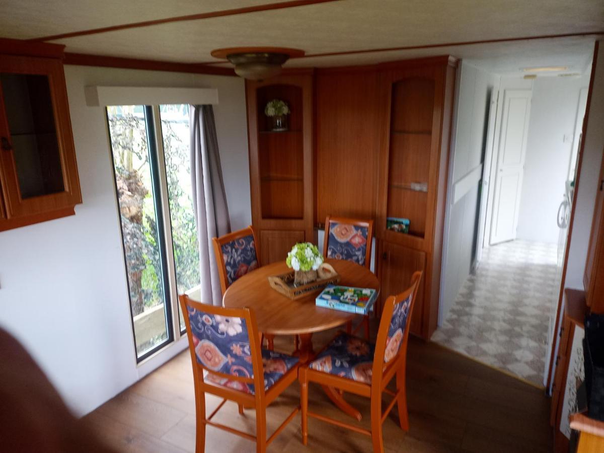 De Boerenskuur..Chalet.. Assendelft Bagian luar foto